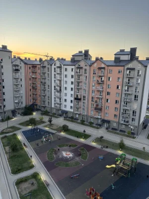 Продам велику 107 метрів 3хккв з видом на озеро в ЖК Скандія