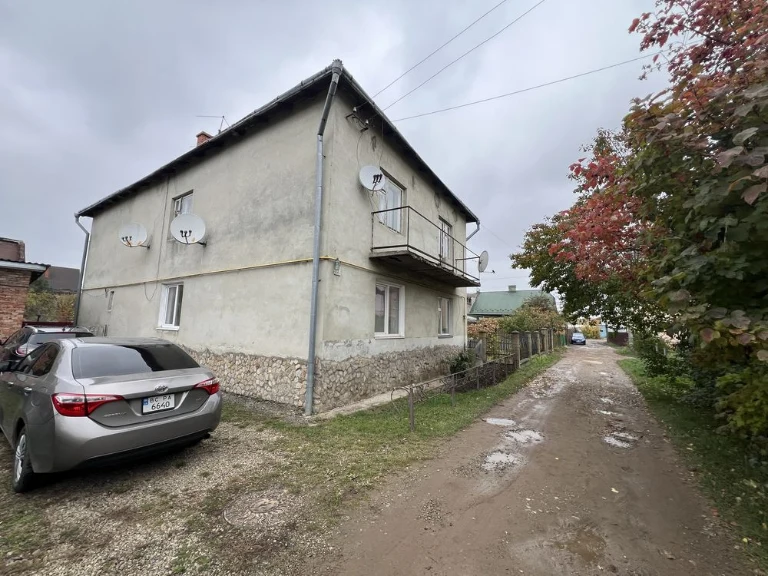 Продається 2х кімн квартира  по вул. Трускавецькій під Ремон