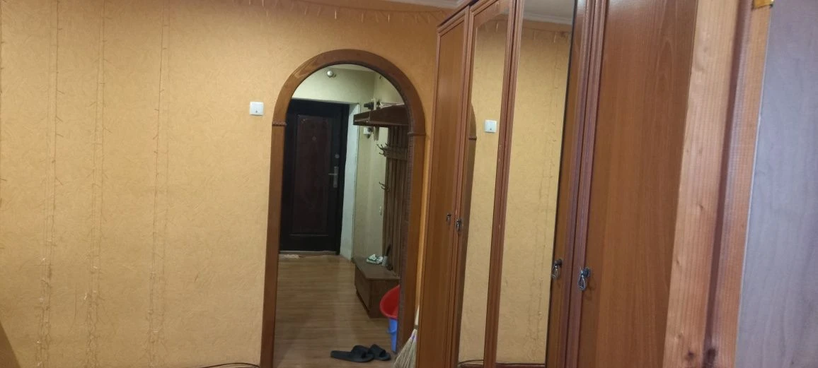 2 - х комнатную квартиру по ул.Терещенков 1