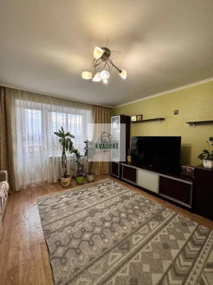 Продам 3-кімнатну квартиру на Мікрорайоні