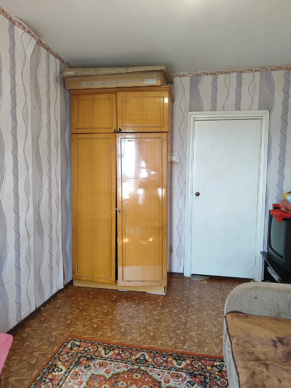 Продається простора двокімнатна квартира на Молодіжному з га