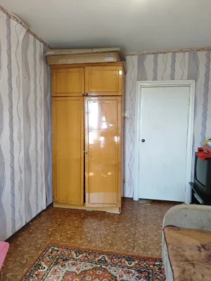 Продається простора двокімнатна квартира на Молодіжному з га