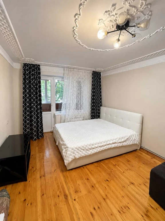 Велика простора 4-кімнатна квартира в Бучі — 79 м² з сучасни