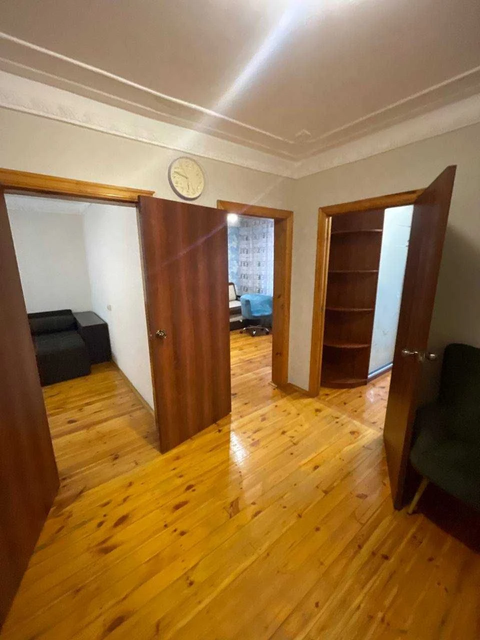 Велика простора 4-кімнатна квартира в Бучі — 79 м² з сучасни