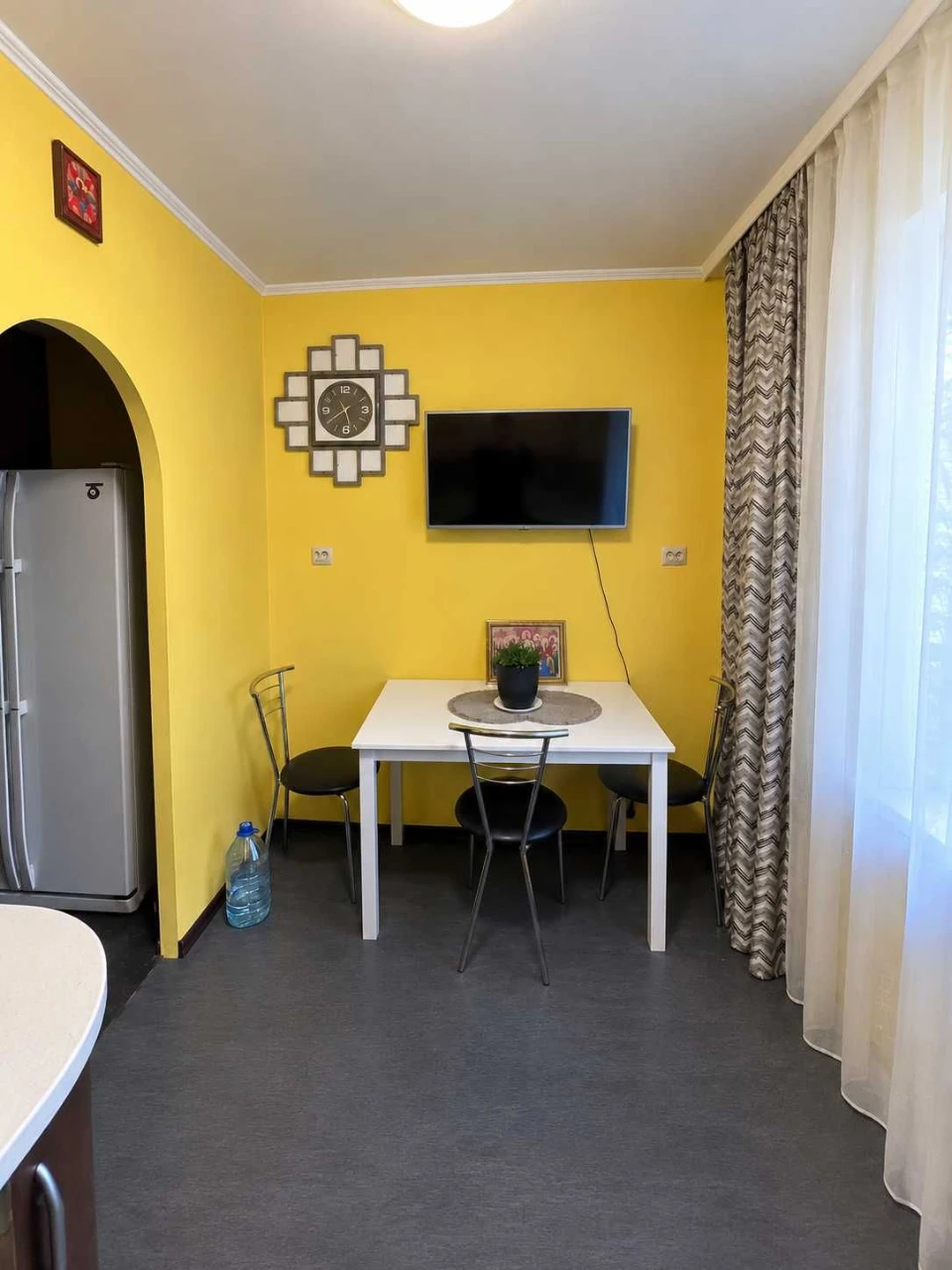 Велика простора 4-кімнатна квартира в Бучі — 79 м² з сучасни
