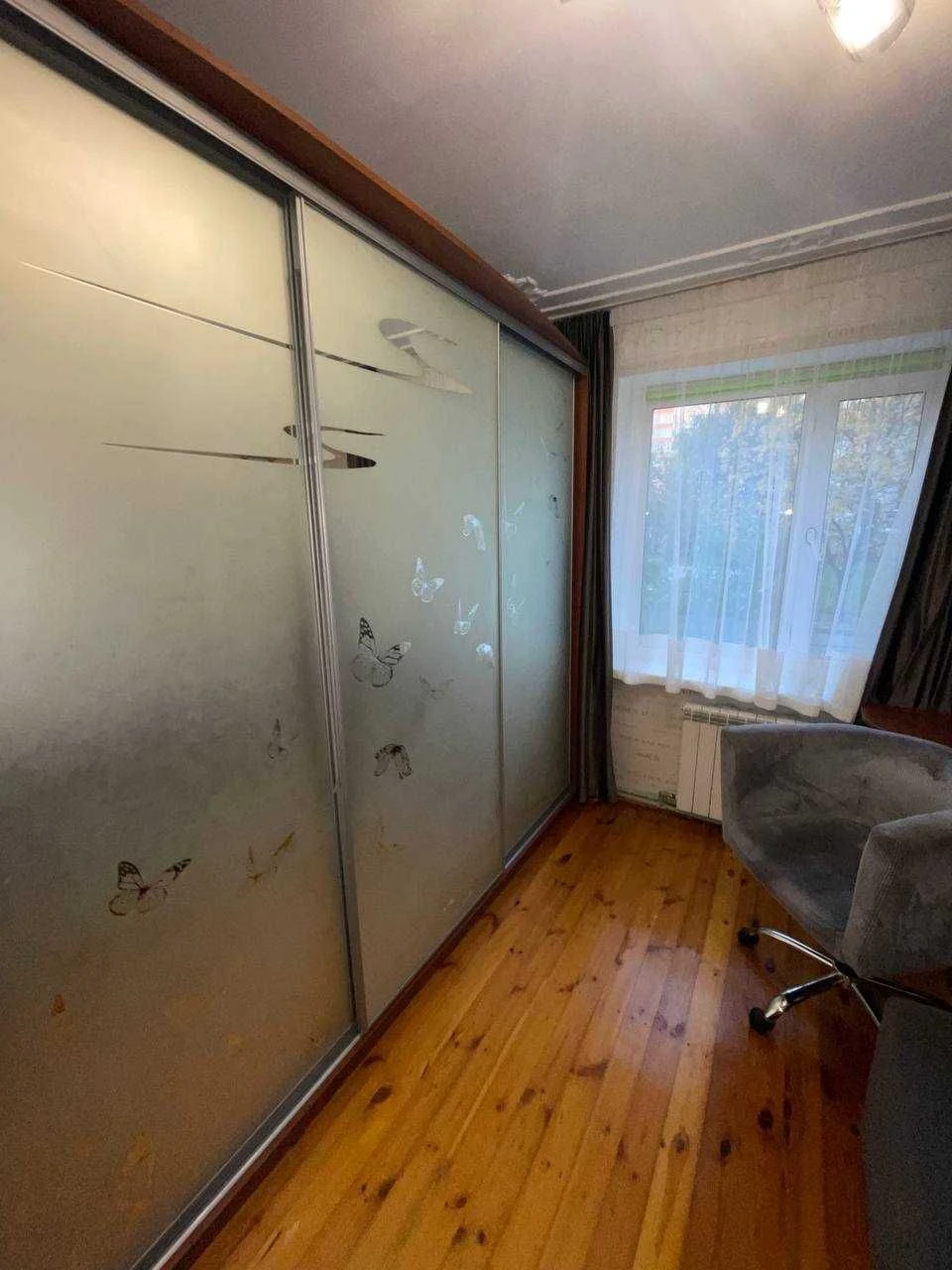 Велика простора 4-кімнатна квартира в Бучі — 79 м² з сучасни