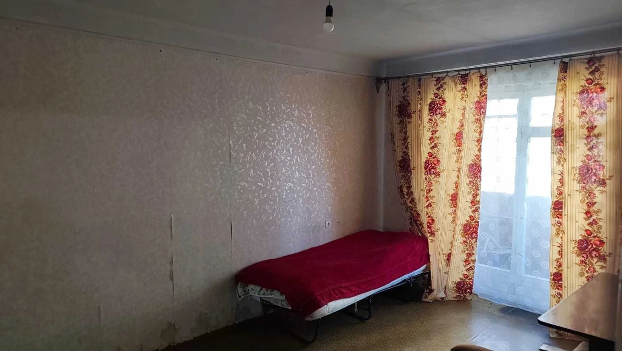 продаж квартири аїнка