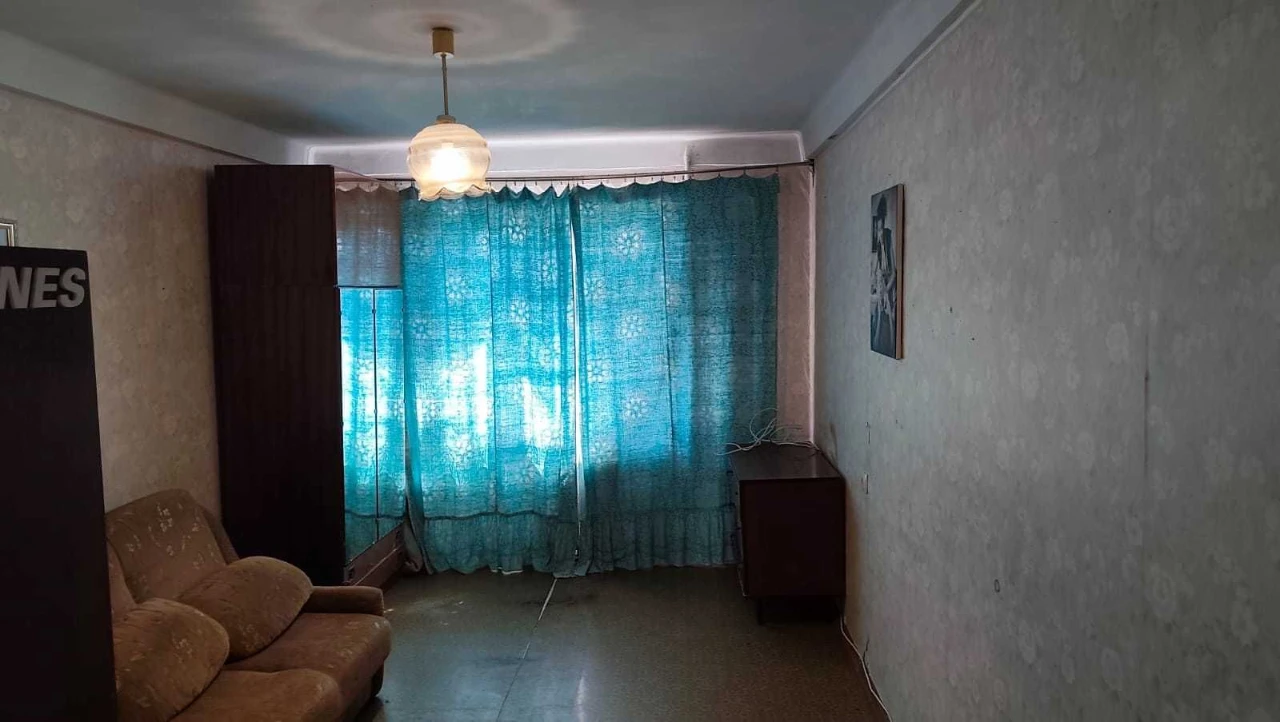 продаж квартири аїнка
