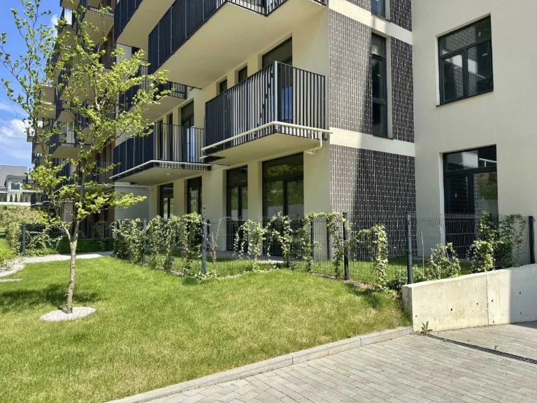 Продаж 2-кім картири в ЖК PERFECT LIFE з власним патіо.