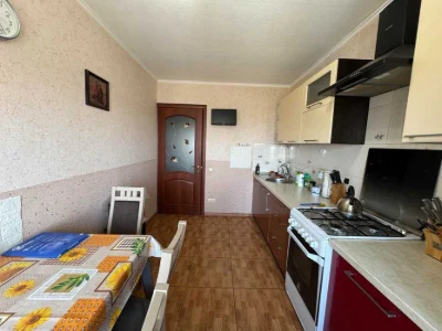 Продам 3 комнатную квартиру Чешка  12 квартал (недалеко от Т