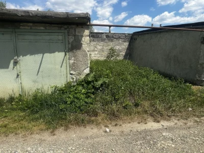 Продам місце під гараж