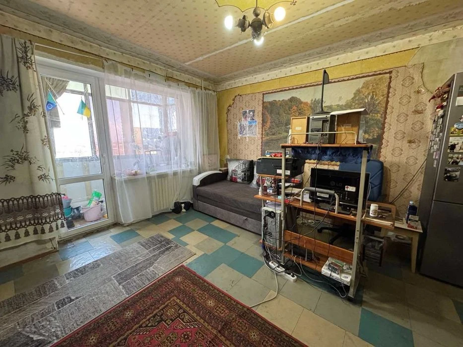 Продам 3 комнатную квартиру Чешка  12 квартал (недалеко от Т