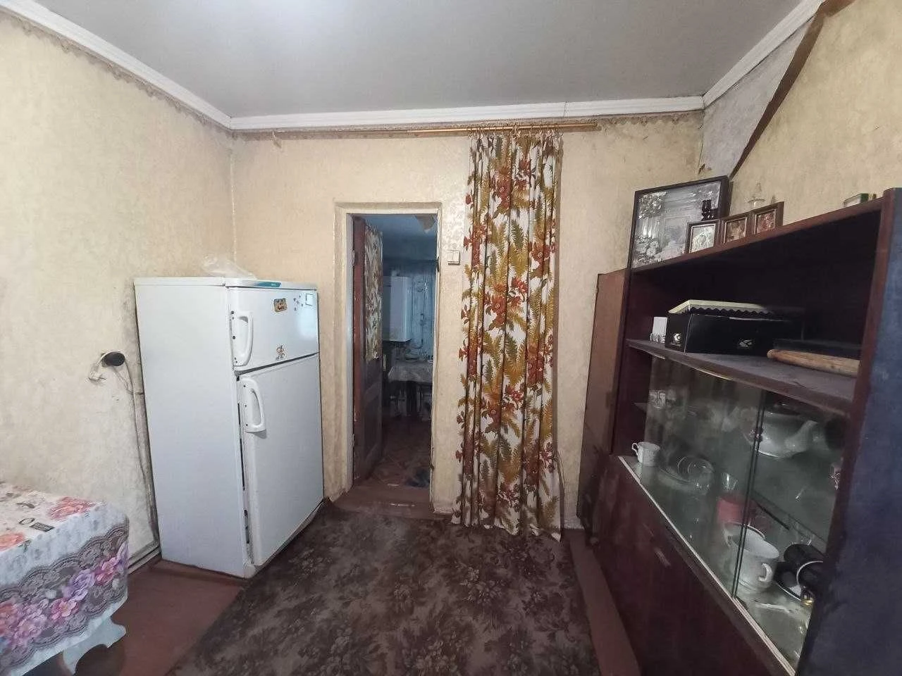 Продаж частини будинку із власною земельною ділянкою та влас