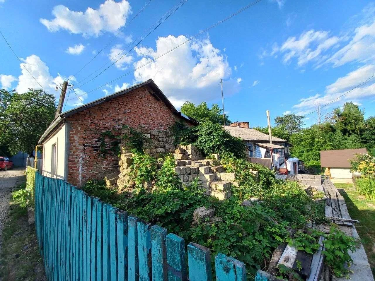 Продаж будинку зі зручностями по вул Коцюбинського в м. Жмер
