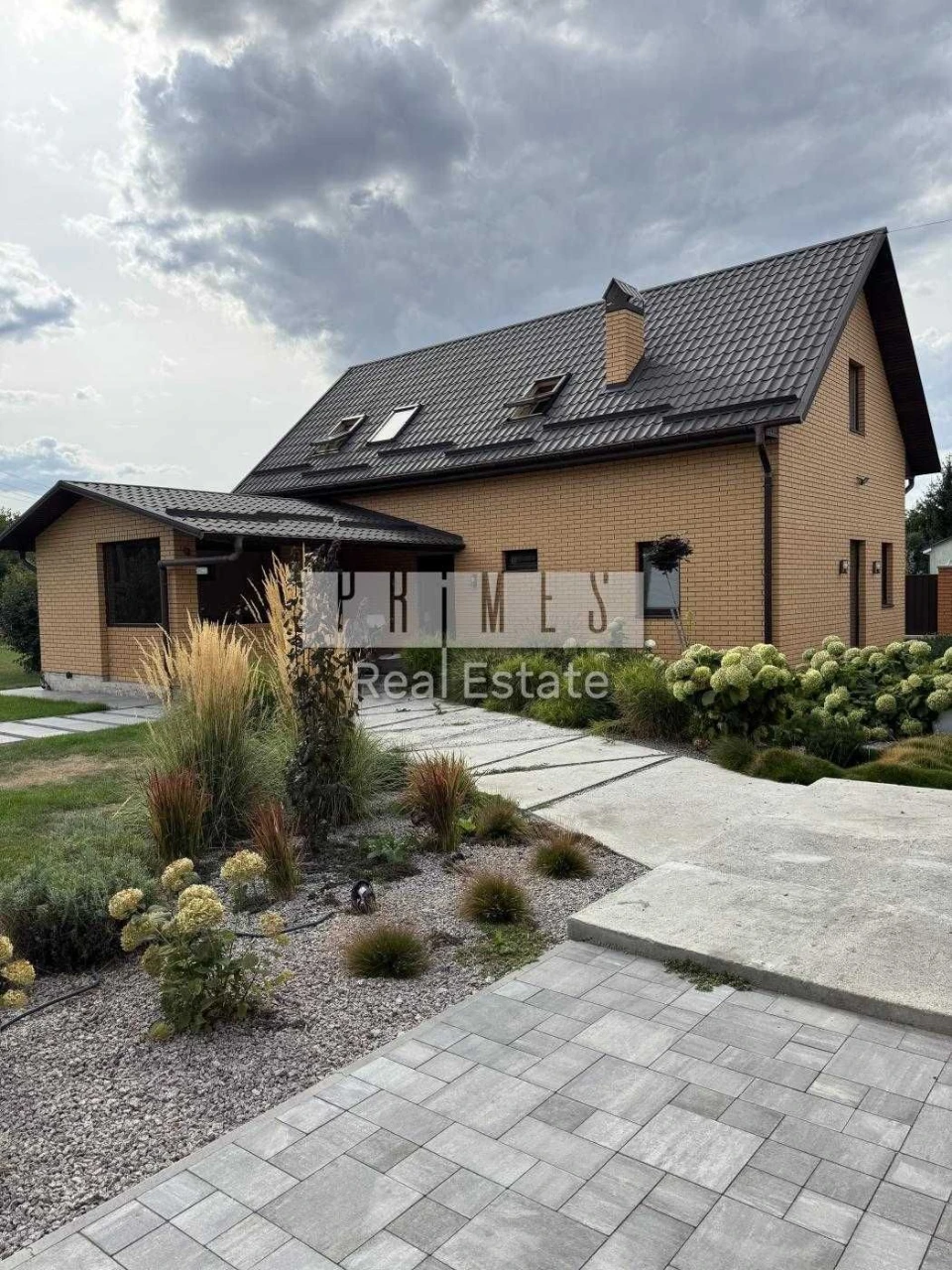 Продаж садиби із 2х будинків на 15 сотках в ЖМ Луквиця, Обух