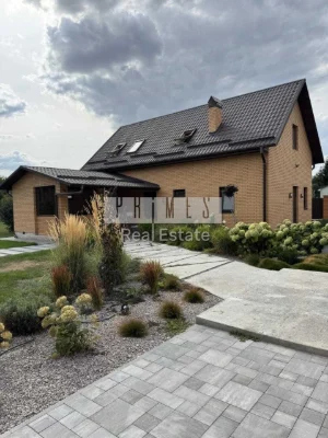 Продаж садиби із 2х будинків на 15 сотках в ЖМ Луквиця, Обух