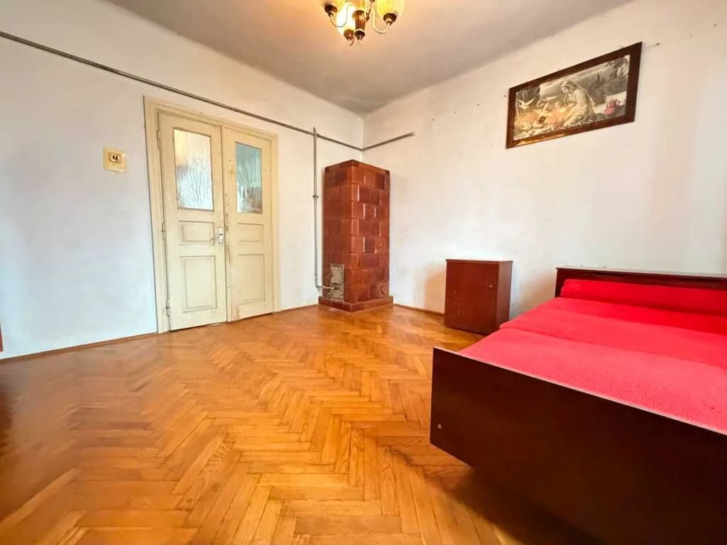 Продається частина будинку у передмісті Стрия