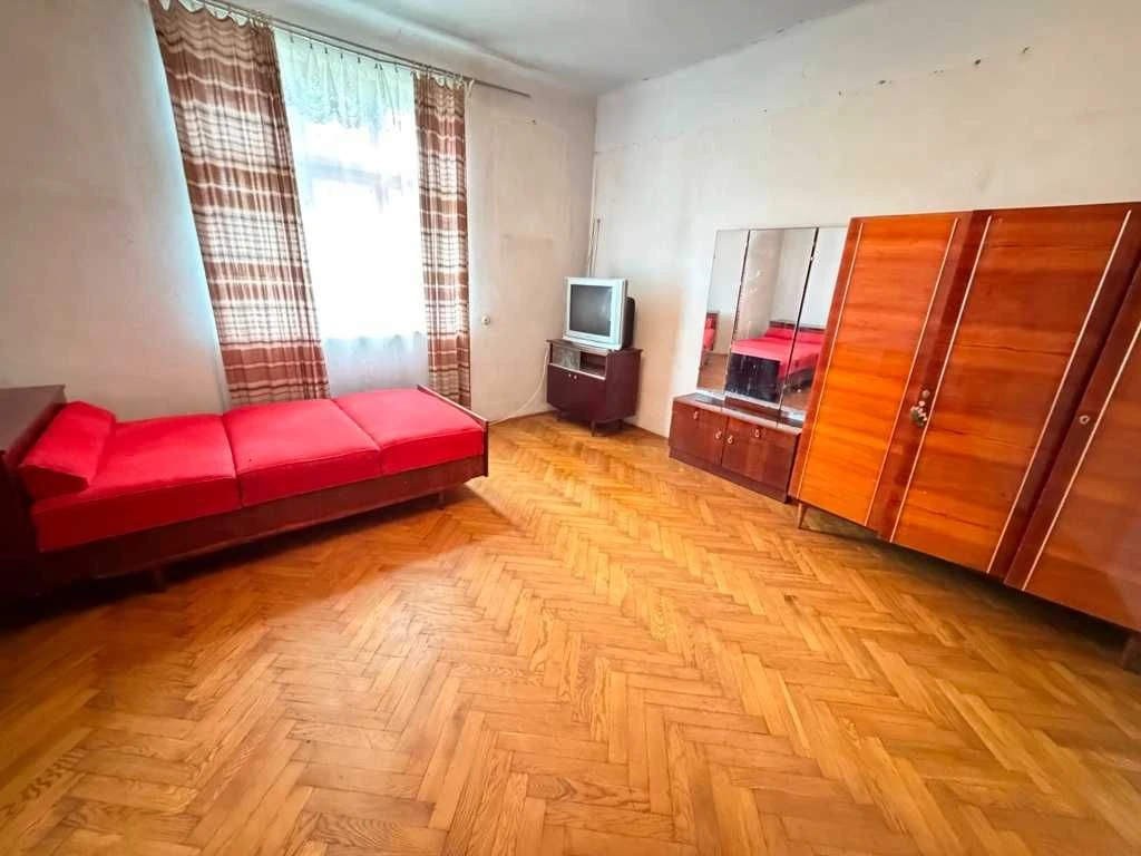 Продається частина будинку у передмісті Стрия