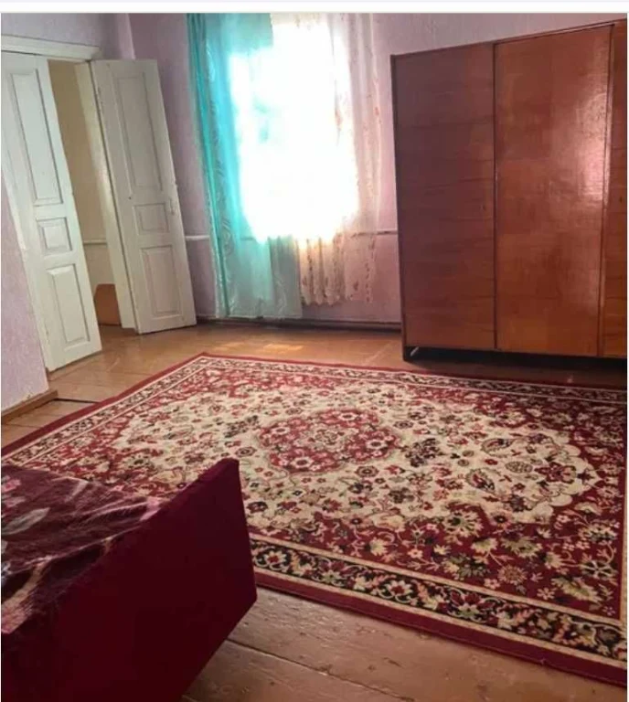 Продам дом в Змиеве. Газовое отопление .Участок 5 сот. лична