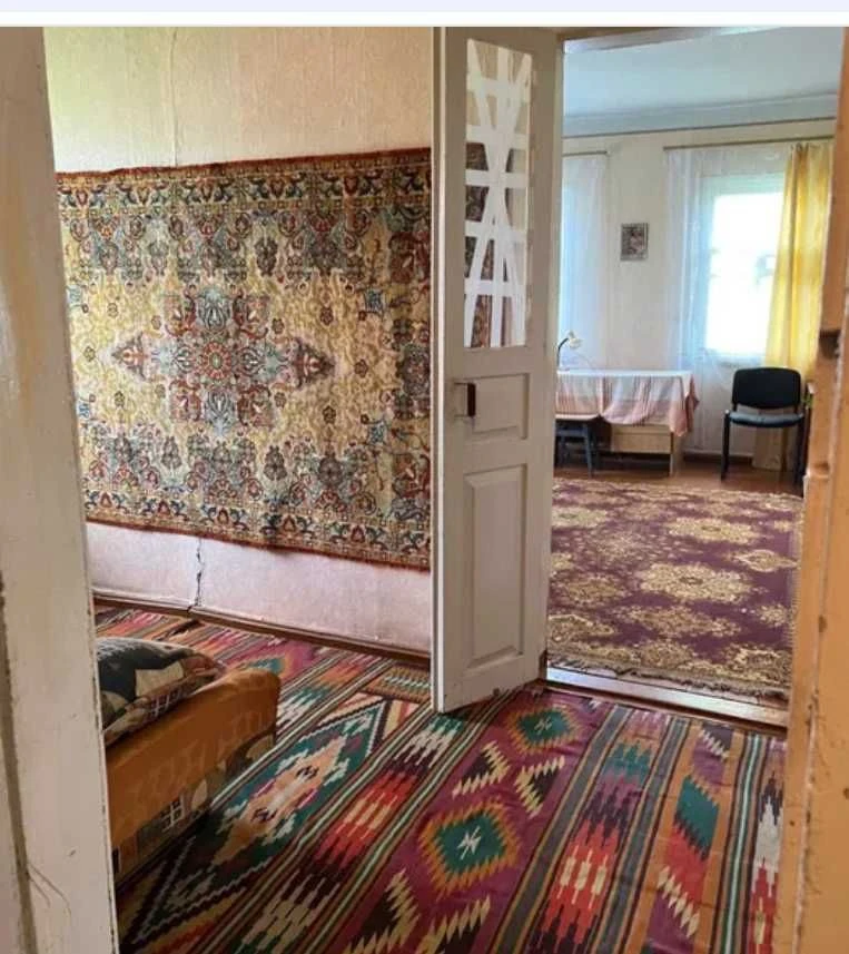 Продам дом в Змиеве. Газовое отопление .Участок 5 сот. лична