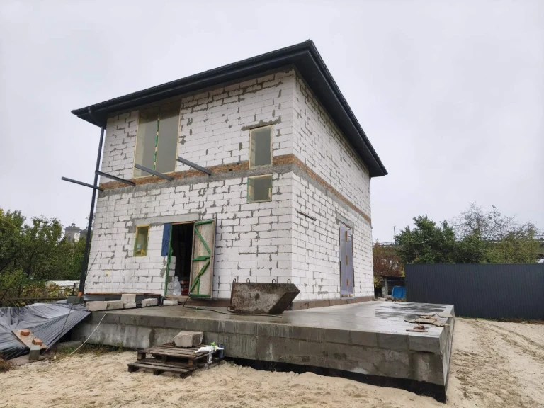 Продаж будинку в Крюкові біля мосту []