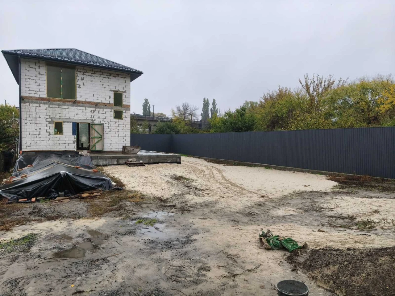 Продаж будинку в Крюкові біля мосту []