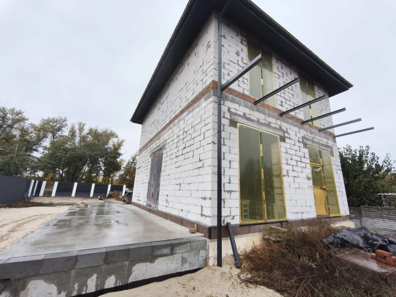 Продаж будинку в Крюкові біля мосту []