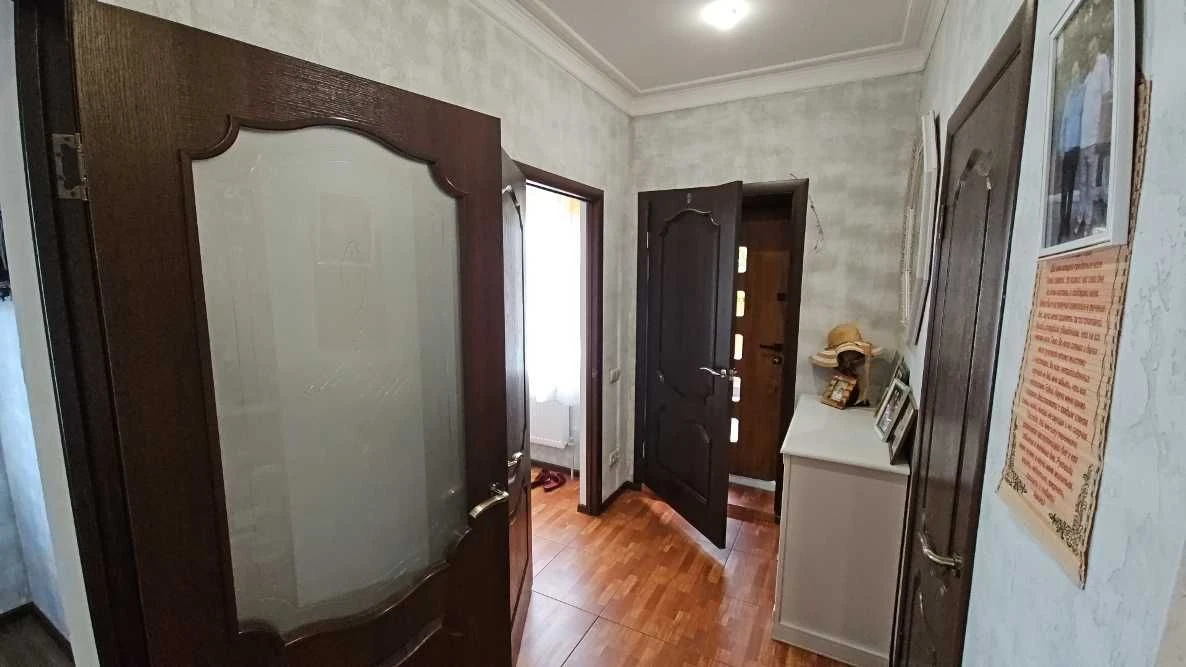 Новий будинок в місті Березань – є все! є відеоогляд будинку