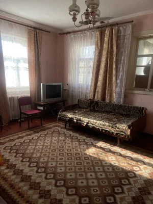 Продам будинок в місті Ржищів в.Троїцька 19
