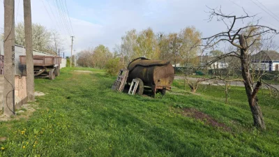 Земельна ділянка над озером, неподалік від центру міста Ягот