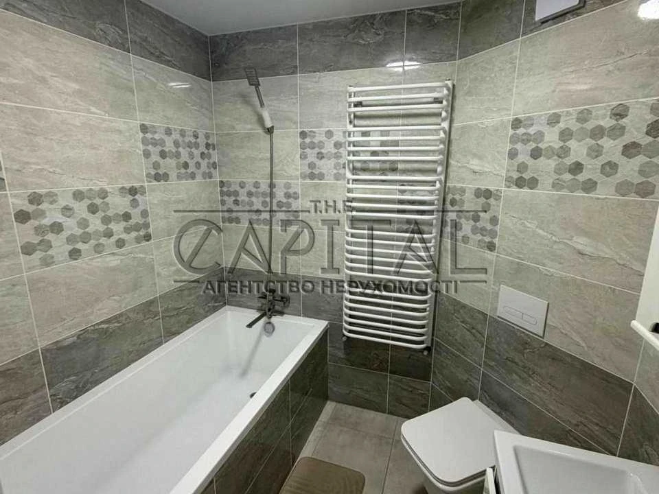 Будинок. Київ, Курортна вул.
