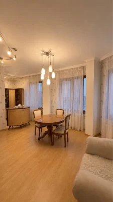 Мукачевский переулок. Просторная четырехкомнатная квартира с