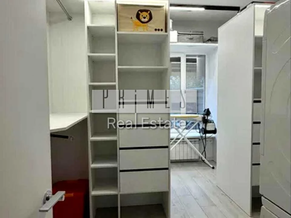 Будинок. Київ, Центральна вул.