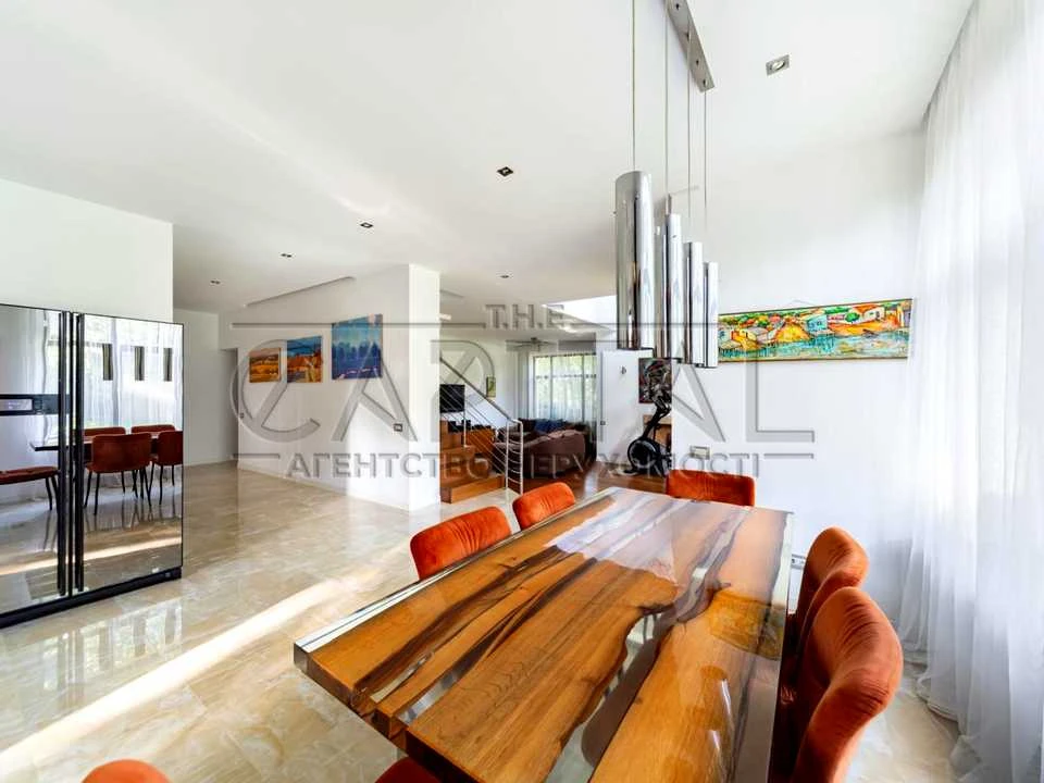 Будинок. Київ, Патріарха Володимира Романюка вул.