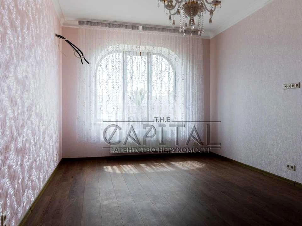 Будинок. Київ, Центральна вул.