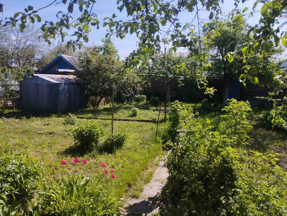 Продам двоповерхову цегляну дачу, свердловина, світло, сад,