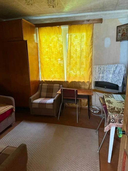 Продам двоповерхову цегляну дачу, свердловина, світло, сад,