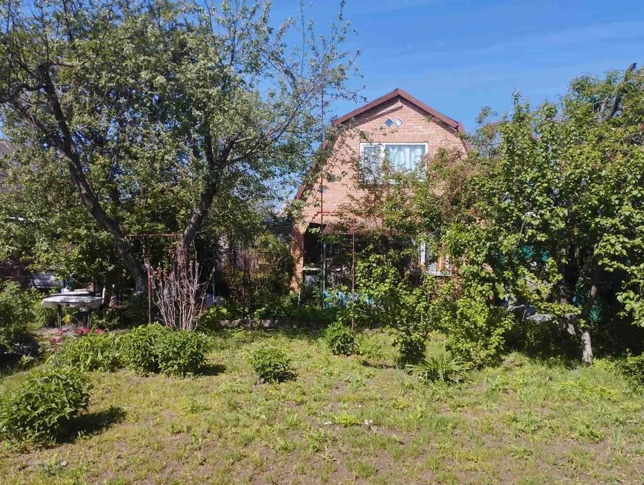 Продам двоповерхову цегляну дачу, свердловина, світло, сад,