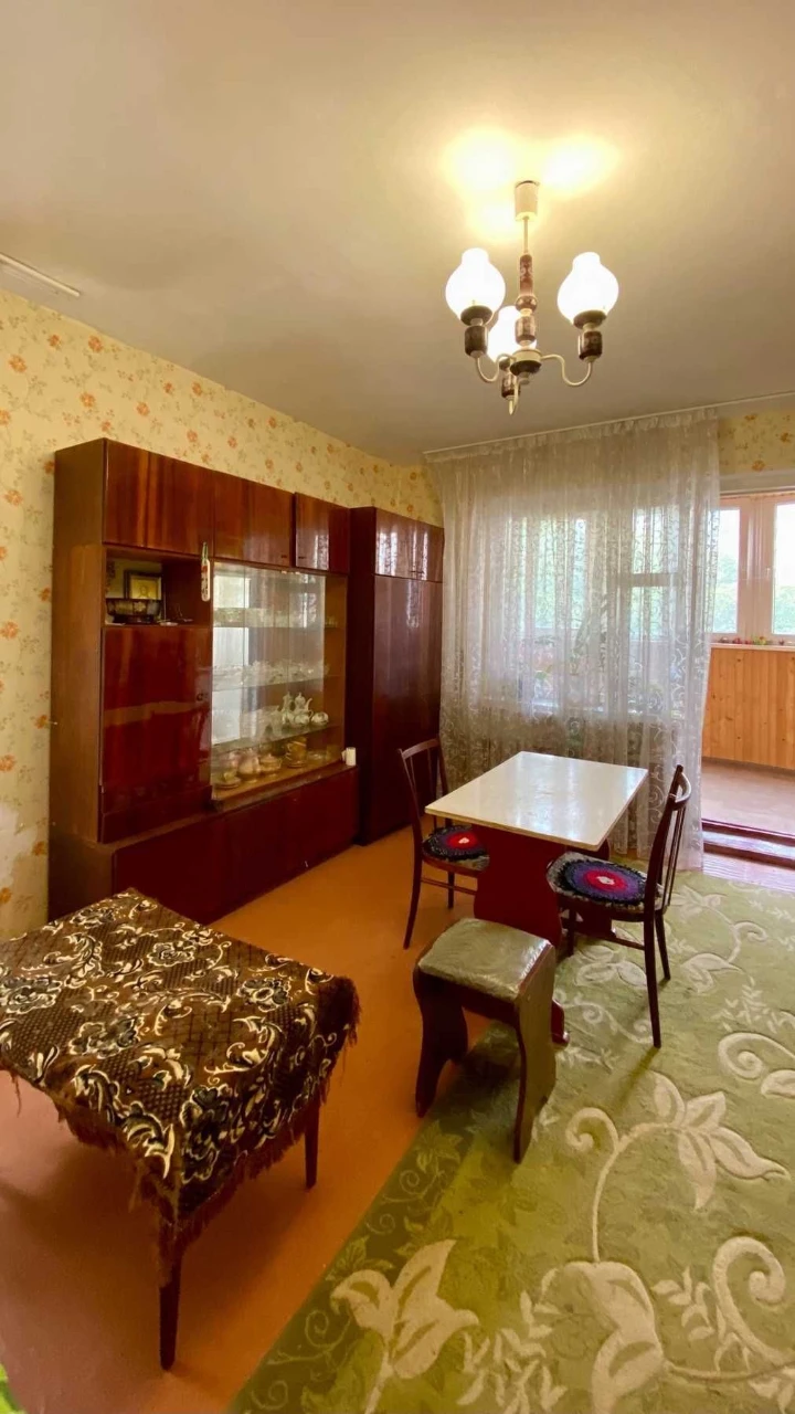 Продається 1- кім. квартира  по вул. Бувалкіна