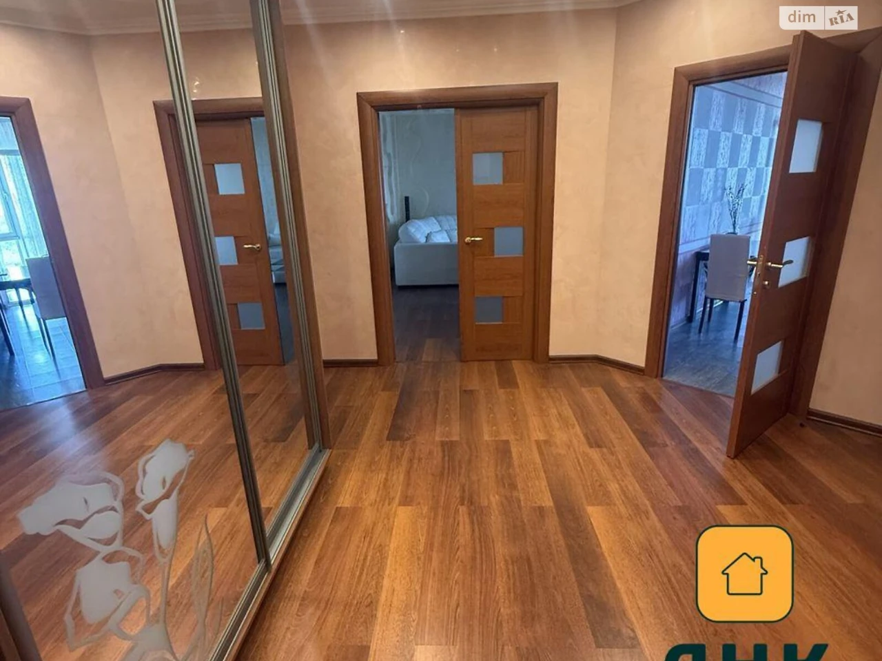 Продаж Квартира Середній Фонтан