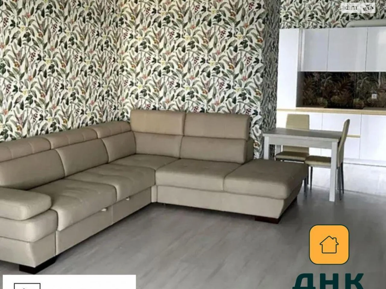 Продаж Квартира Середній Фонтан