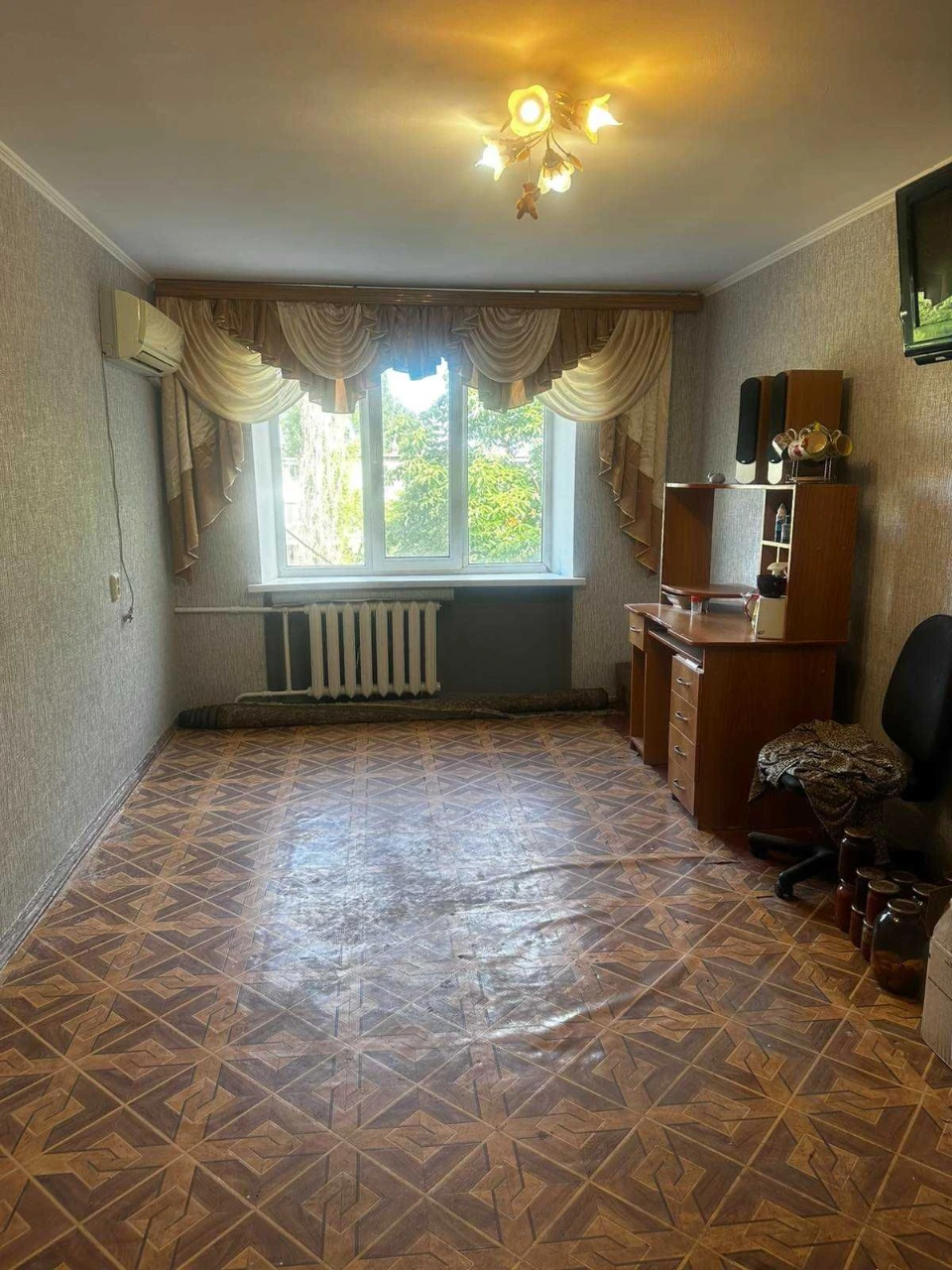 Затишна кімната 18,5 м² на вул. Жоліо-Кюрі — чудовий варіант