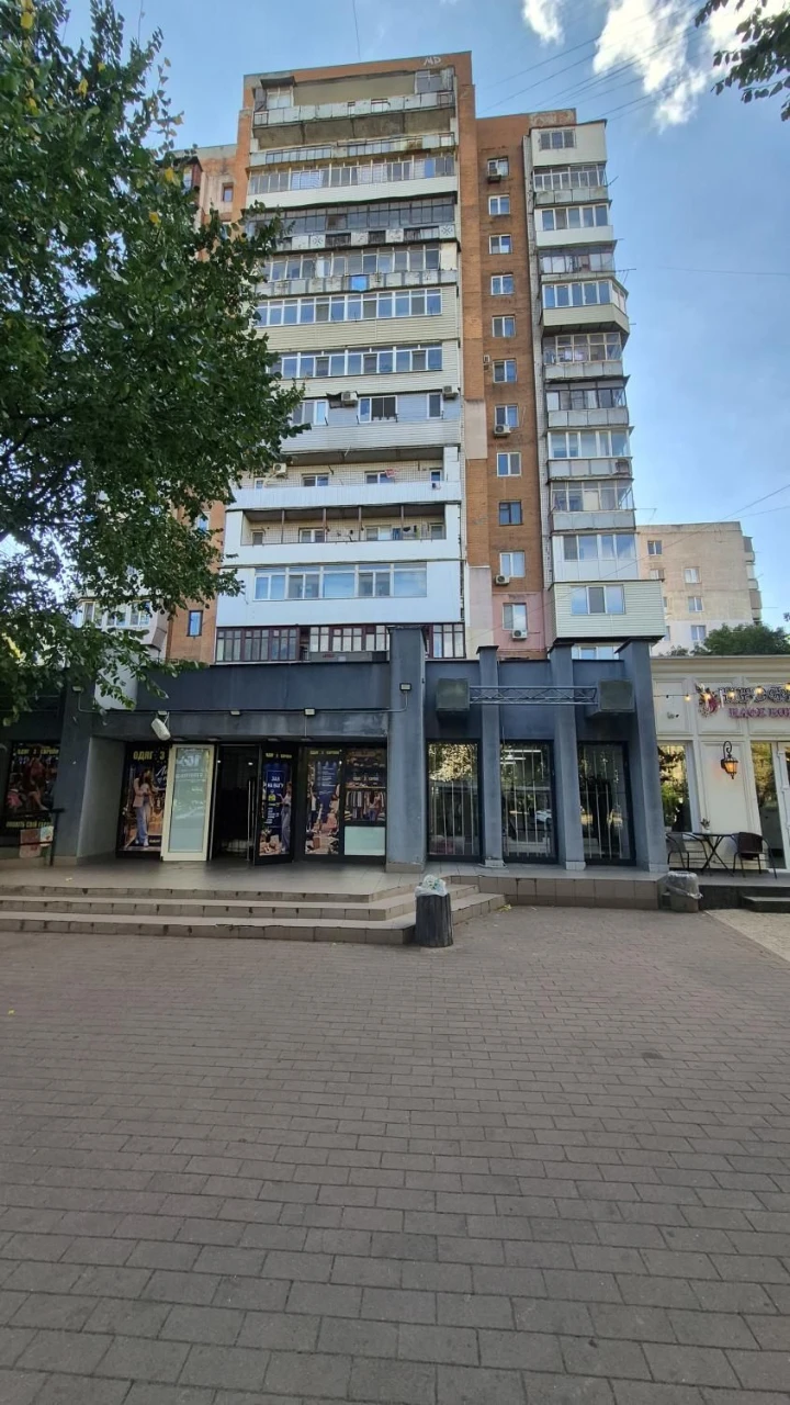 Продам 3-х квартиру на вул. Ак. Короєва, в центрі Таїрова! (