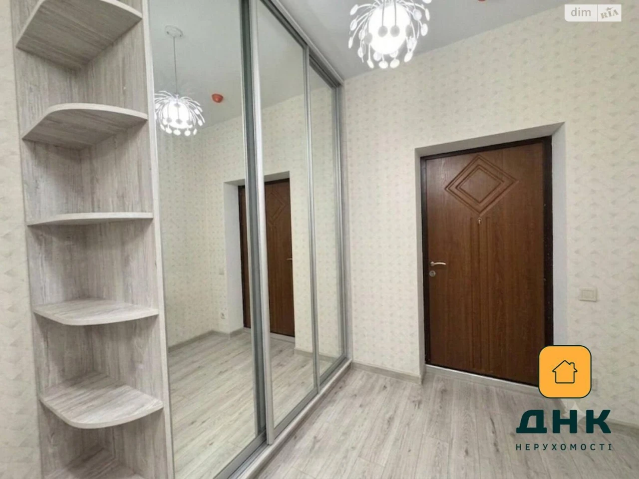 Продаж Квартира Середній Фонтан