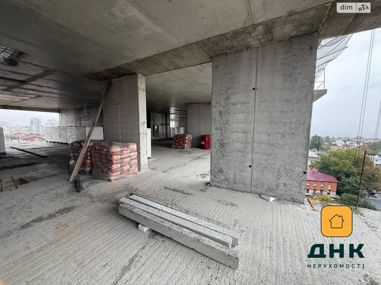 Продаж Квартира Середній Фонтан