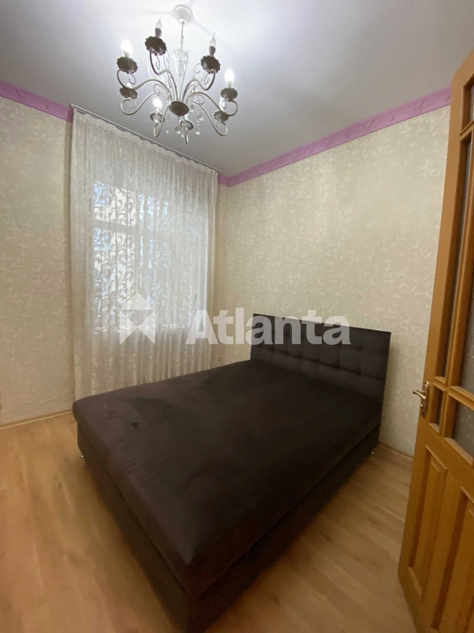 В продаже 4-комнатная квартира на 1 этаже с большим балконом