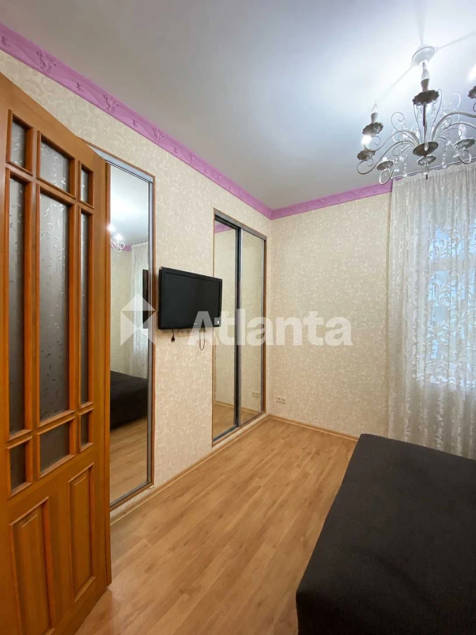 В продаже 4-комнатная квартира на 1 этаже с большим балконом