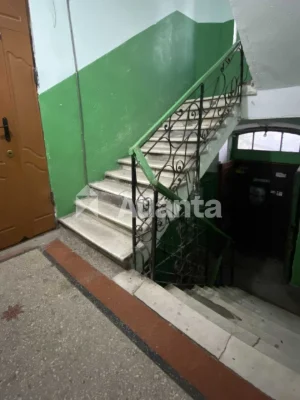 В продаже 4-комнатная квартира на 1 этаже с большим балконом