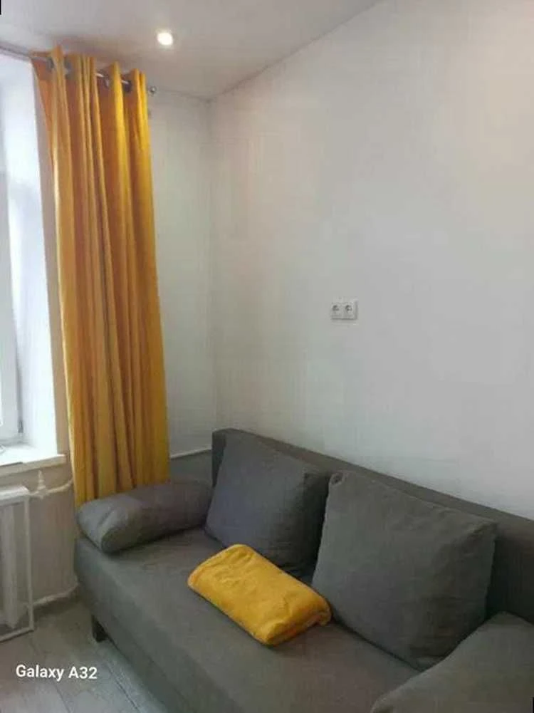 baz-06 Продам студию в центре с ремонтом