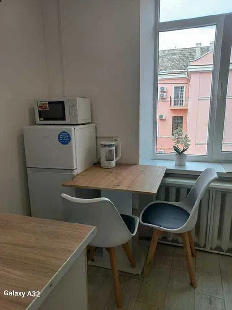 baz-06 Продам студию в центре с ремонтом